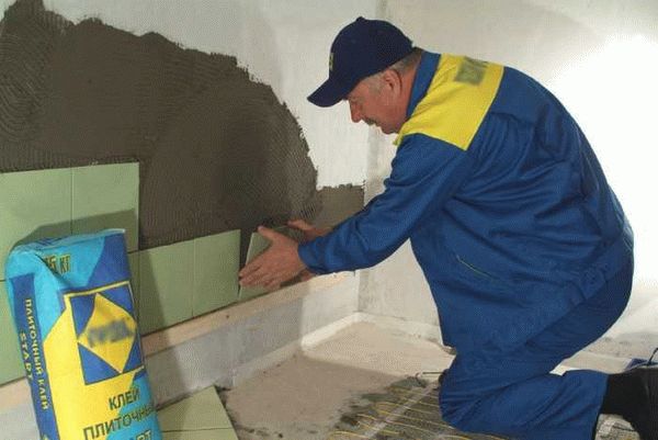 Необходимые материалы и инструменты для укладки плитки на стену